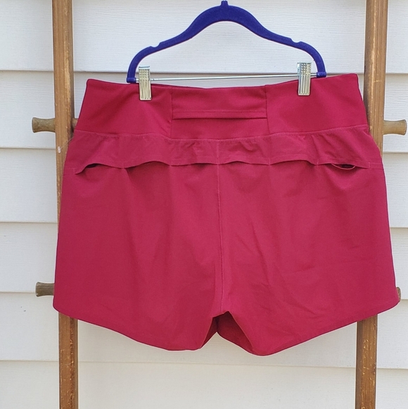 Brooks Chaser 5" Burgundy Shorts Size L - Picture 4 of 6